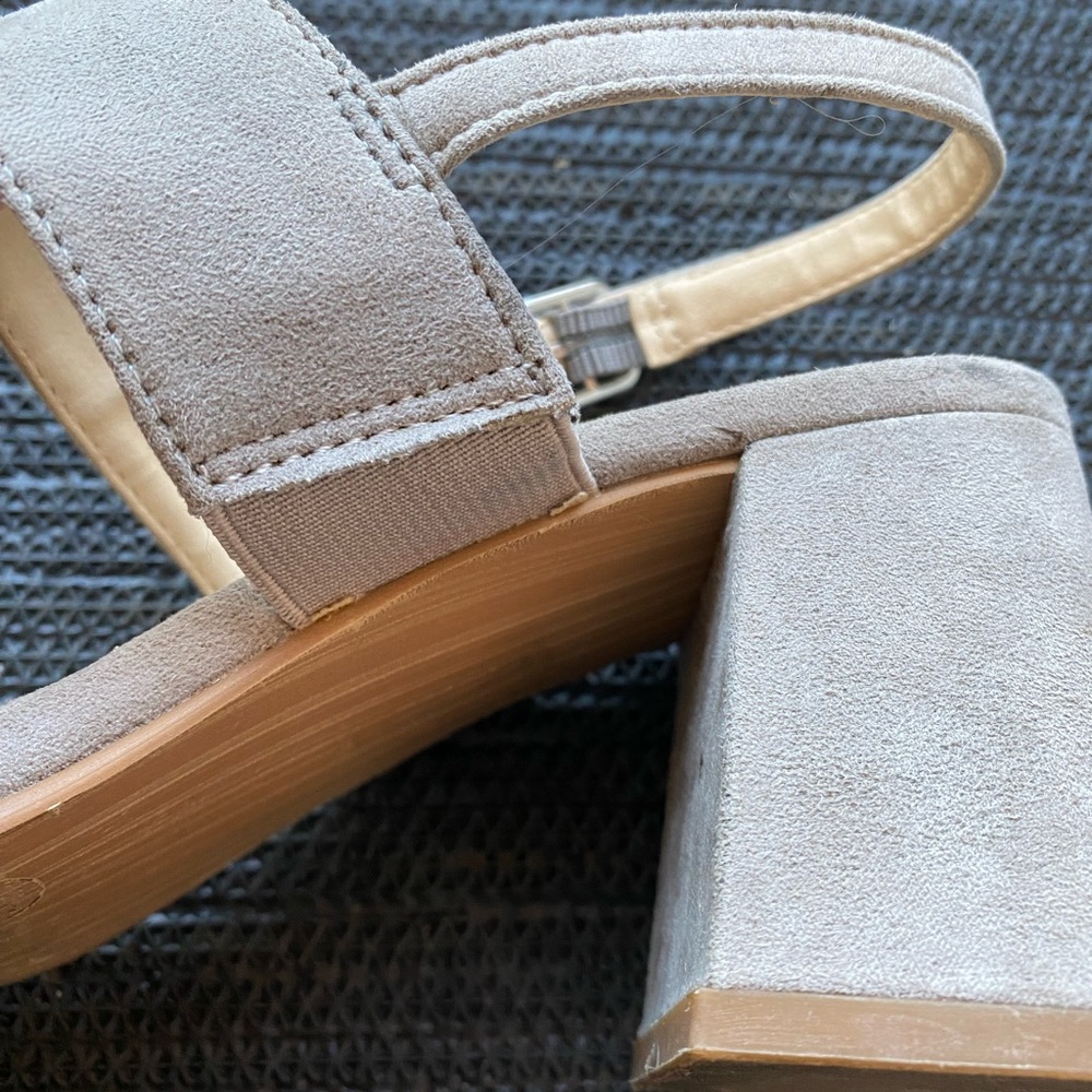 Steve Madden | Size 37 FANN faux suede grey block sandals - Picture 9 of 11